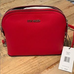 NWT STEVE MADDEN BMAGGIE RED CROSSBODY